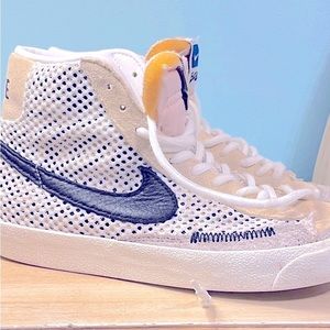 Boys Nike high tops size 7Y